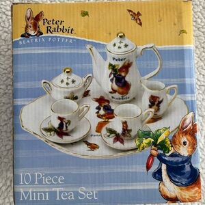 EASTER🐣!! Collectible 10 Piece Mini Tea Set. Peter Rabbit/Beatrix Potter. EUC